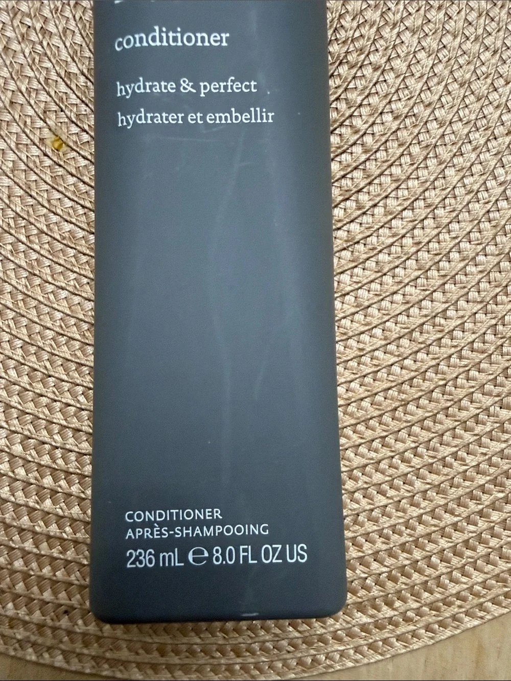 Living proof 🔥Perfect Hair Day Conditioner — Charcoal Gray & White Cap